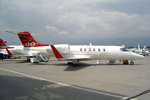 Bombardier Learjet 40